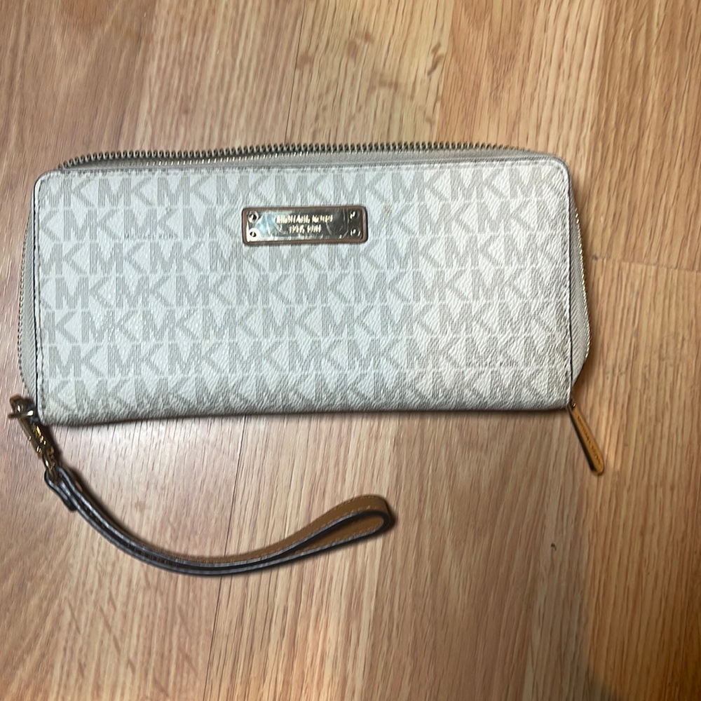 Michael Kors Grey and white wallet
